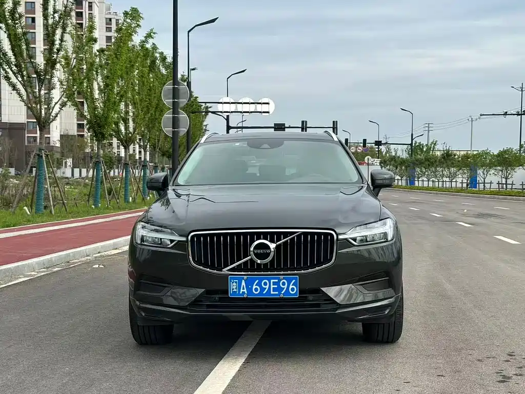 Volvo XC60 2018 — фото 2