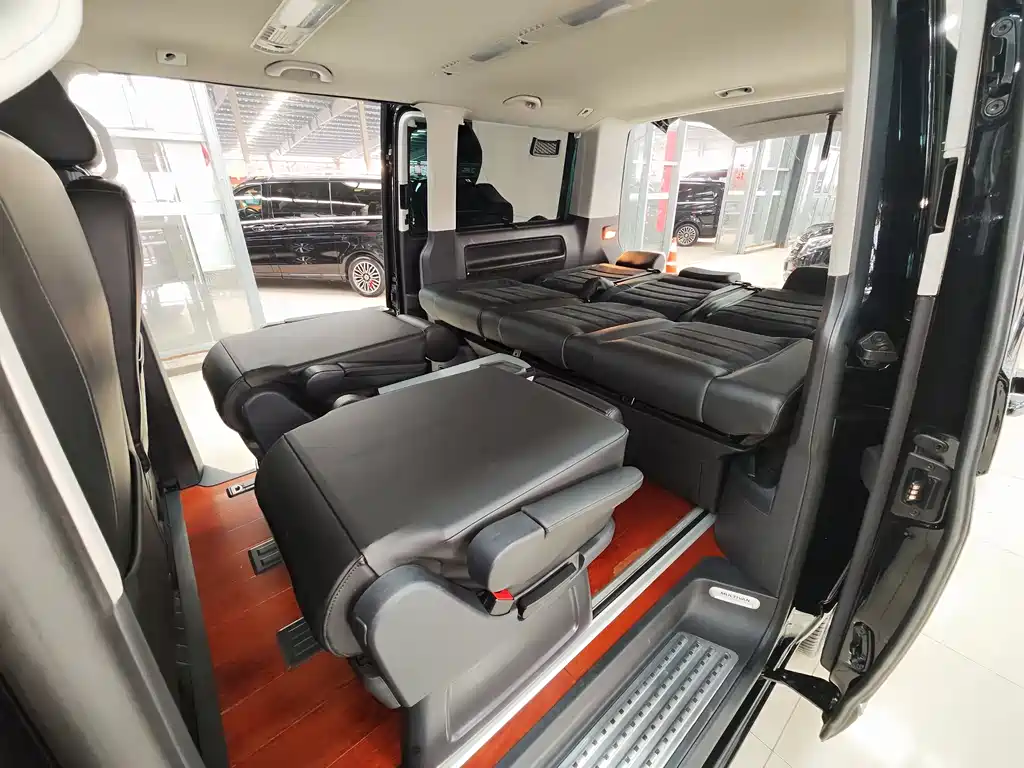 Volkswagen Multivan 2018 — фото 27