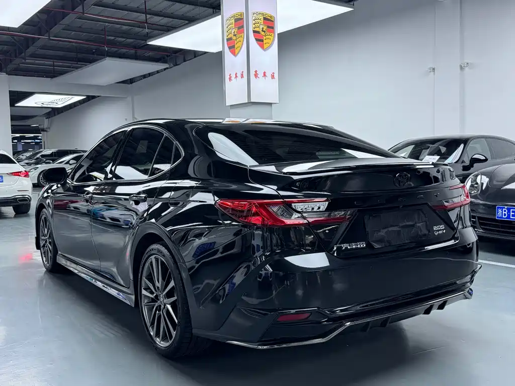 Toyota Camry 2025 — фото 20