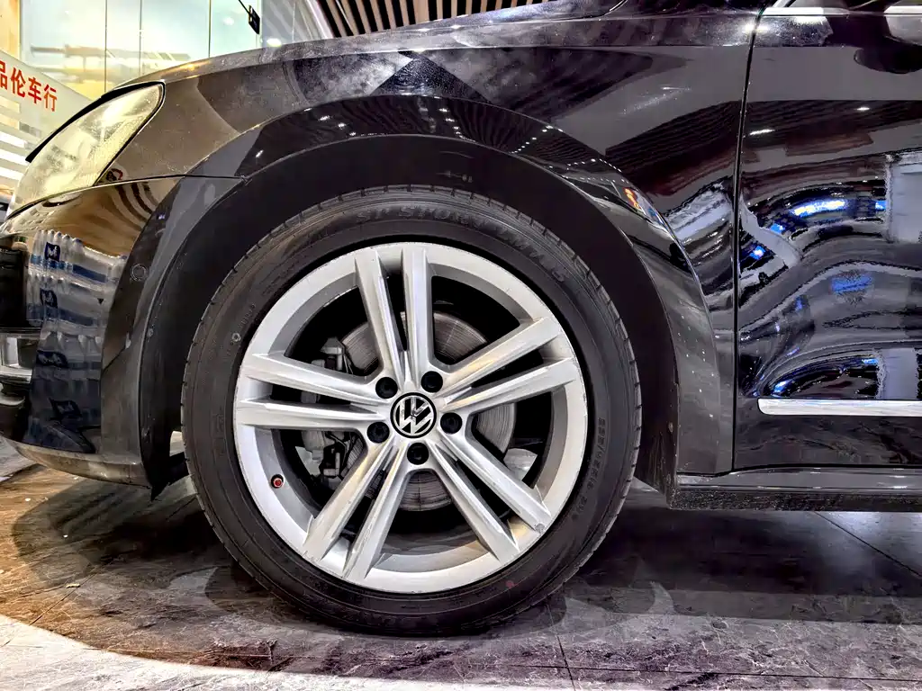 Volkswagen Passat 2015 — фото 12