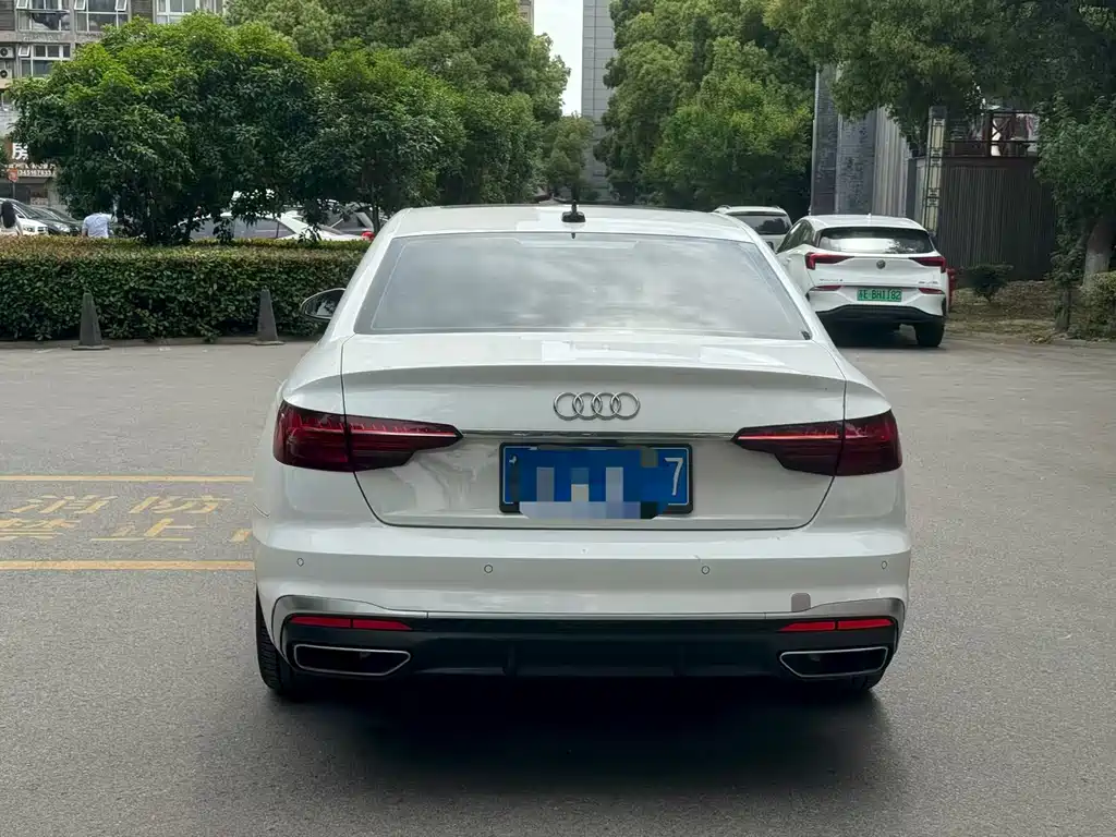 Audi A4L 2021