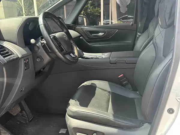Toyota Alphard 2024