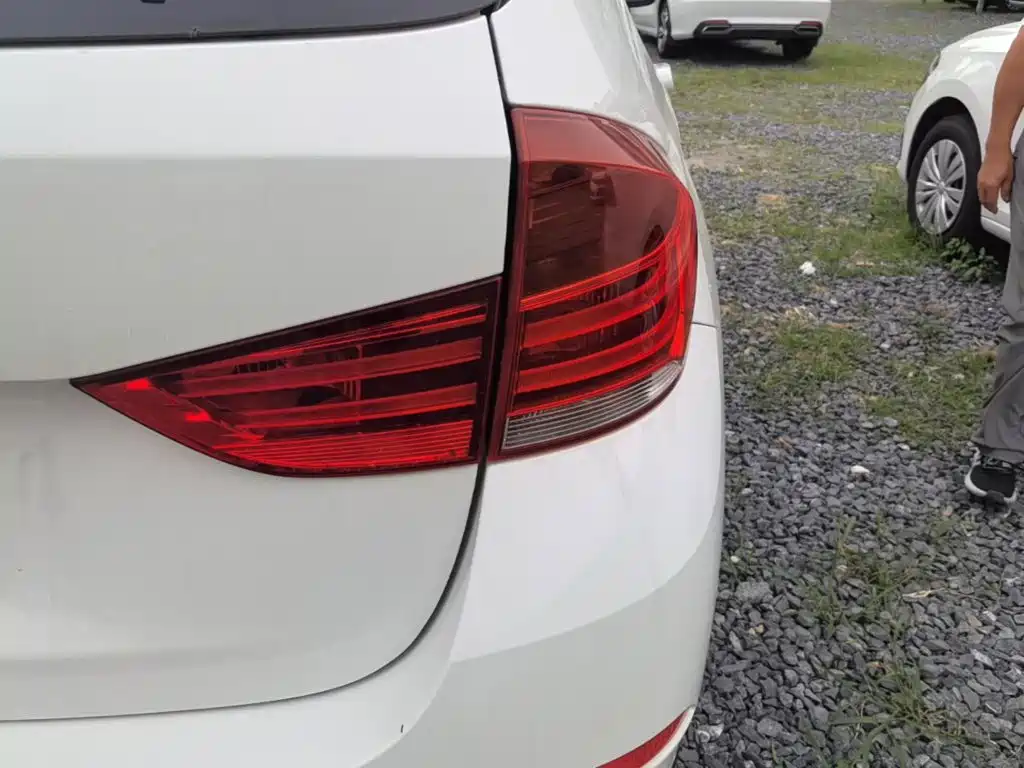 BMW X1 2015 — фото 8