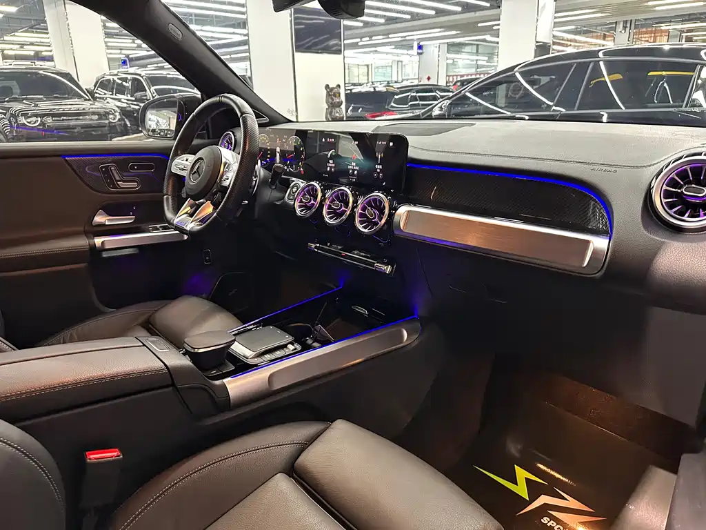 Mercedes-Benz GLB AMG 2023 — фото 12