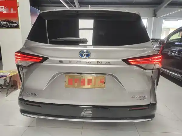 Toyota Sienna 2022