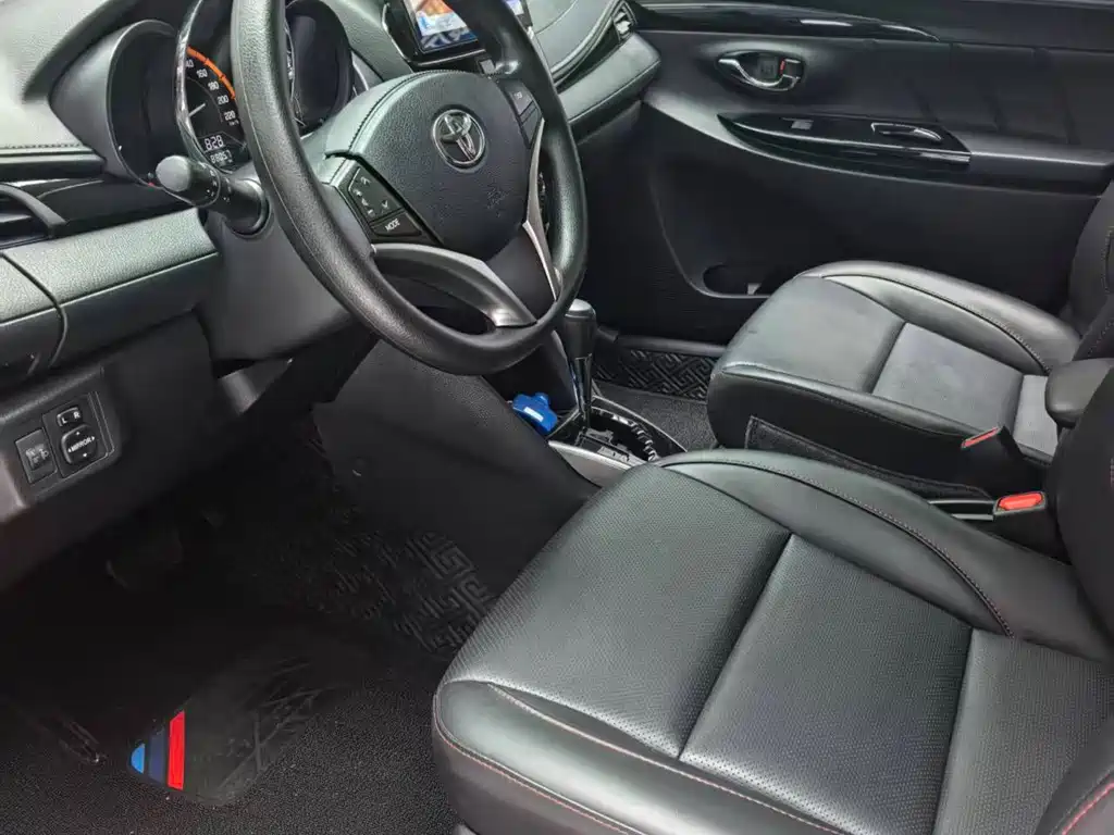 Toyota Yaris L 2022