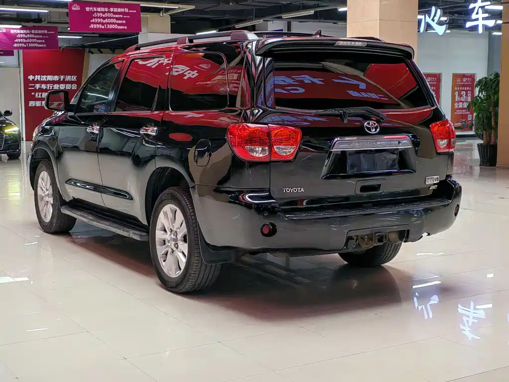 Toyota Sequoia 2010 — фото 6