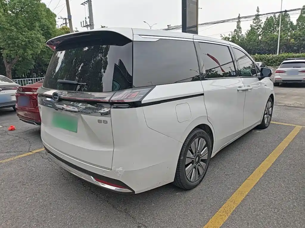 GAC Motor E8 PHEV 2024 — фото 7