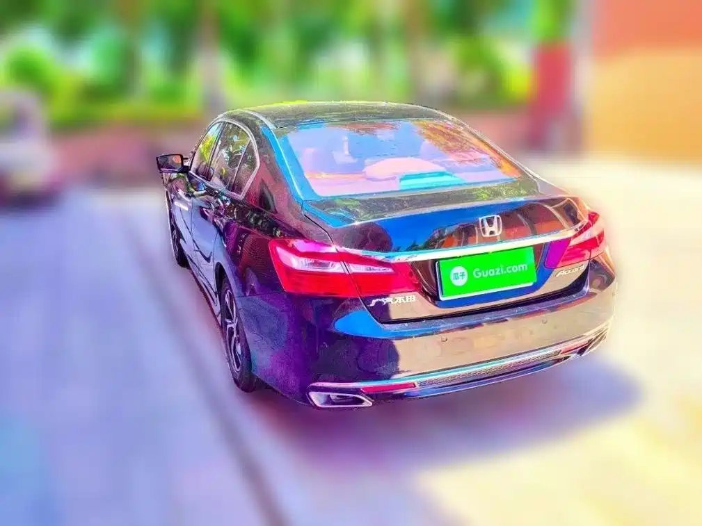 Honda Accord 2017 — фото 25
