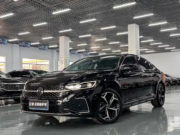 Volkswagen Passat 2024