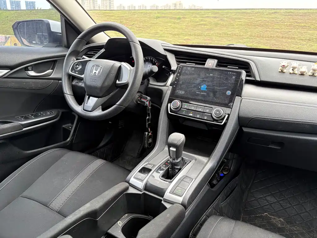 Honda Civic 2017 — фото 10