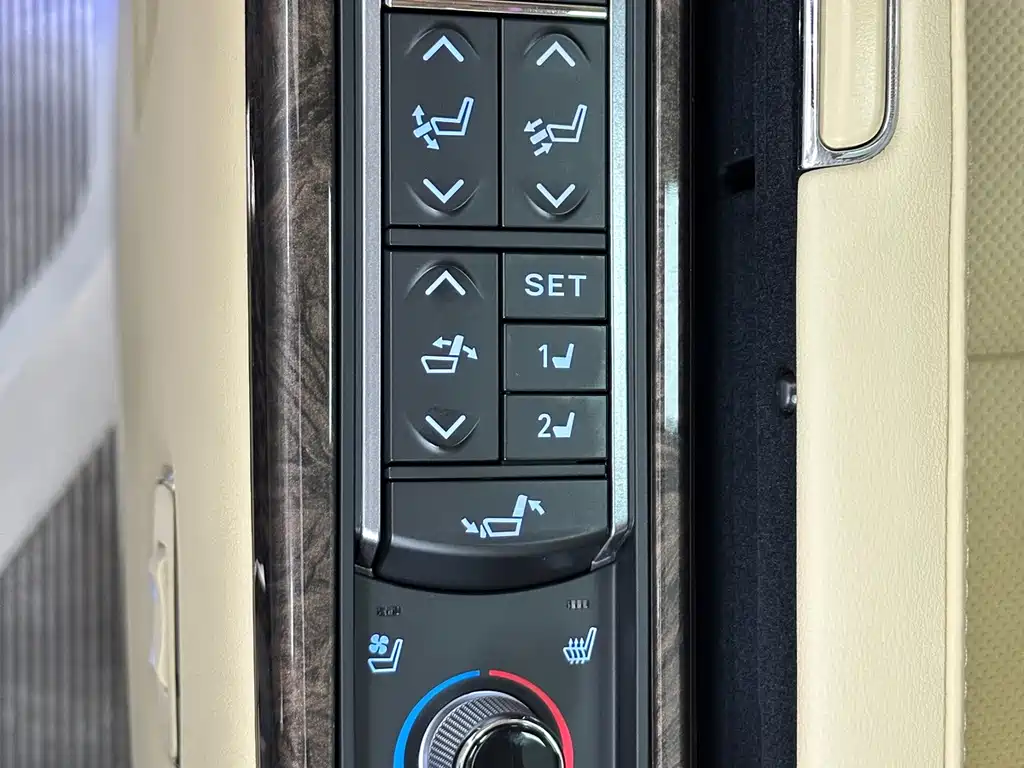 Toyota Alphard 2021 — фото 23