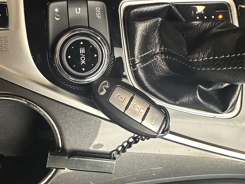 Infiniti Q50L 2016 — фото 14