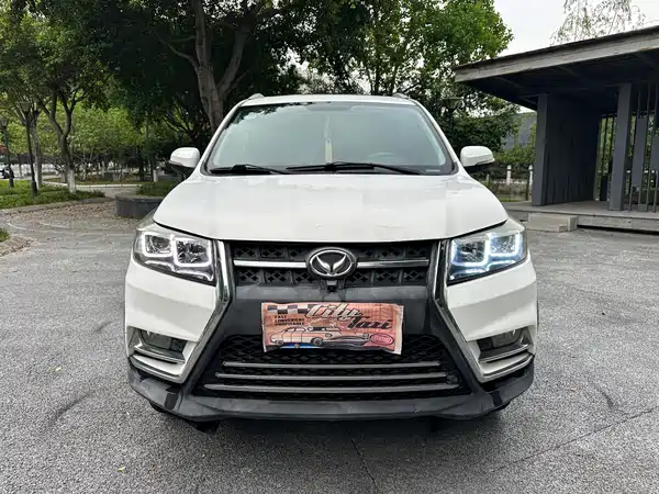 BAIC Huansu S3 2016