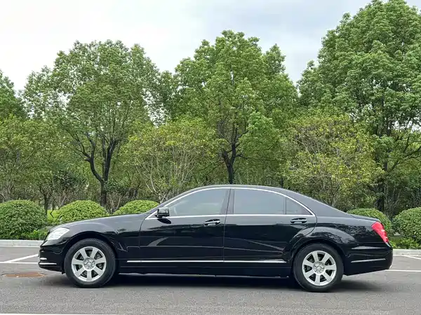 Mercedes-Benz S-Class 2012