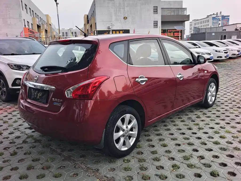 Nissan Tiida 2015 — фото 9