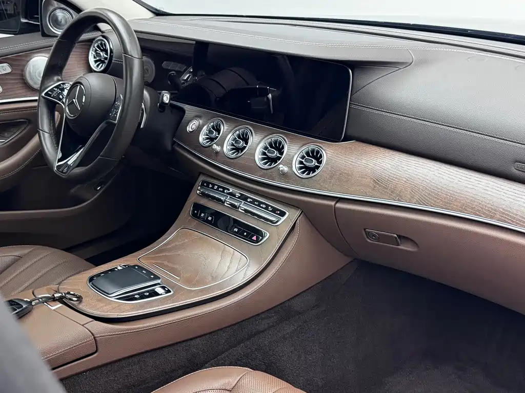 Mercedes-Benz E-Class 2021 — фото 10