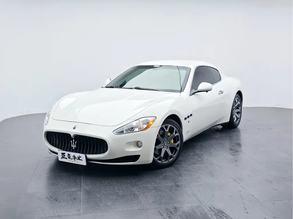 Maserati Granturismo 2014 — фото 1