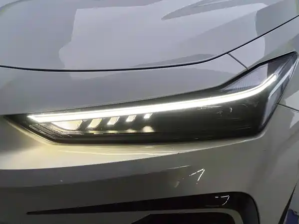 Changan UNI-V 2025
