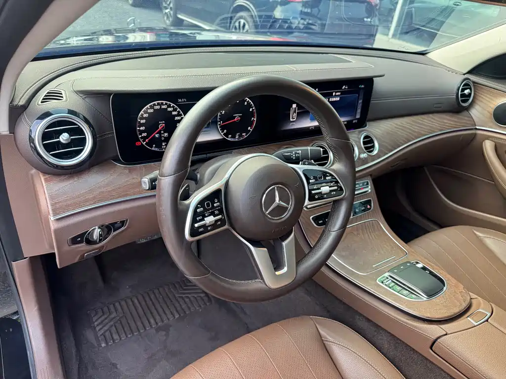 Mercedes-Benz E-Class 2019 — фото 10