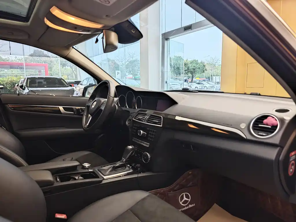 Mercedes-Benz C-Class 2014 — фото 32