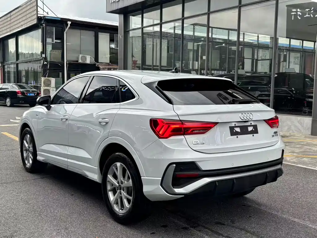 Audi Q3 Sportback 2022 — фото 12