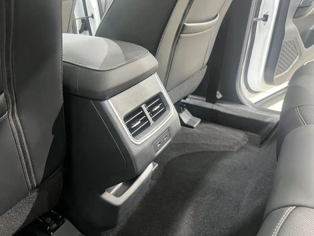Haval H6 2023 — фото 16