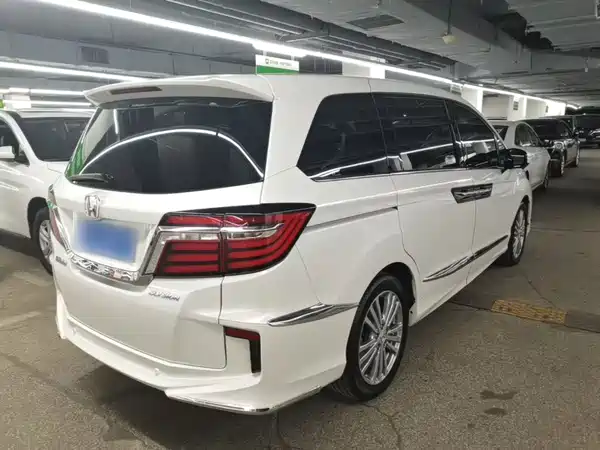 Honda Elysion 2017