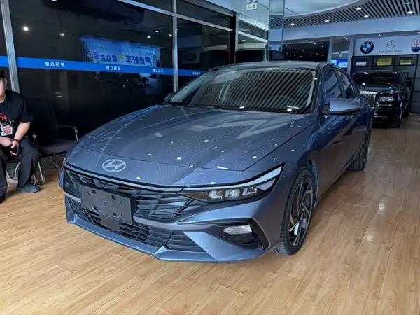 Hyundai Elantra 2024