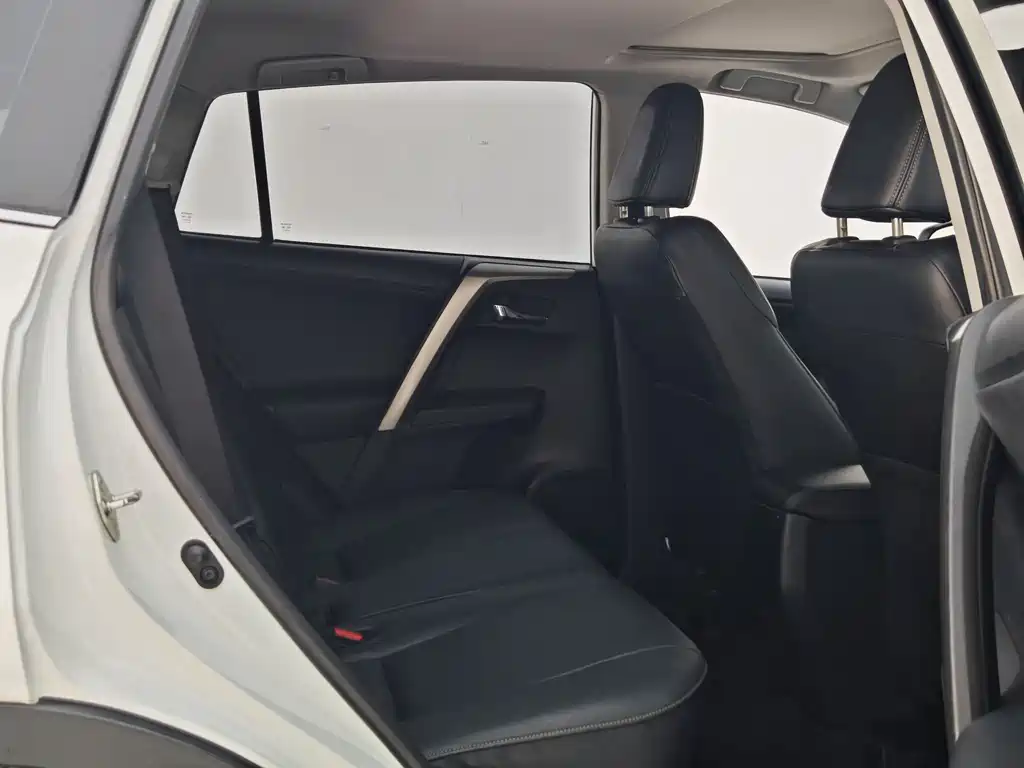 Toyota RAV4 2014 — фото 24