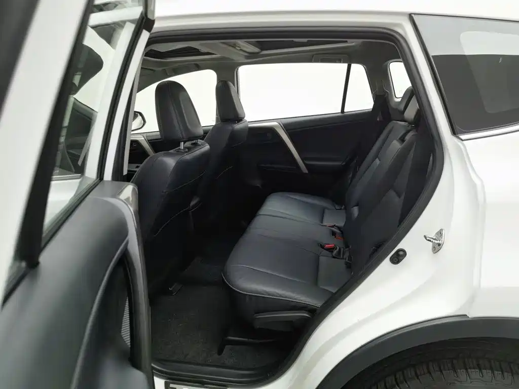 Toyota RAV4 2014 — фото 15