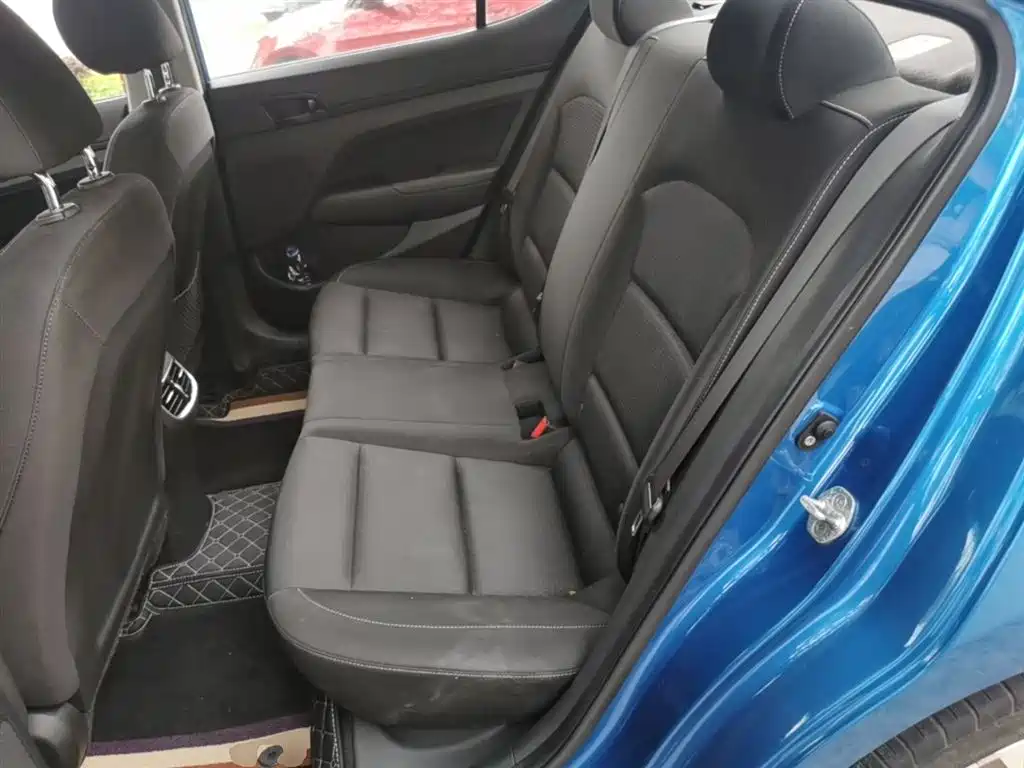 Hyundai Elantra 2019 — фото 17