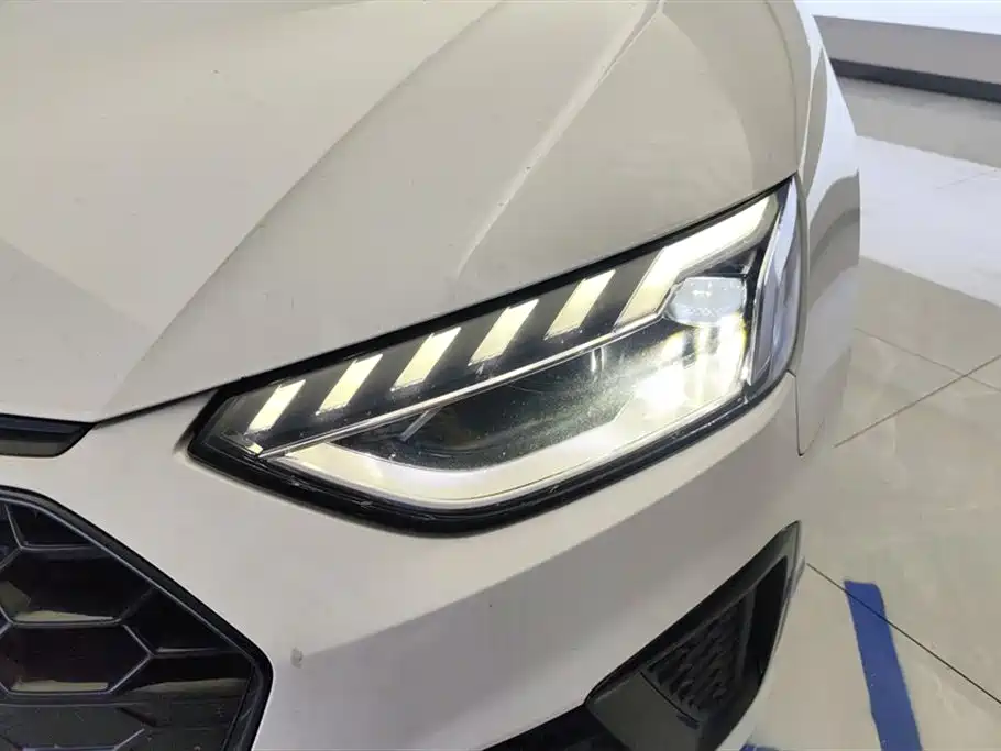 Audi A4L 2023