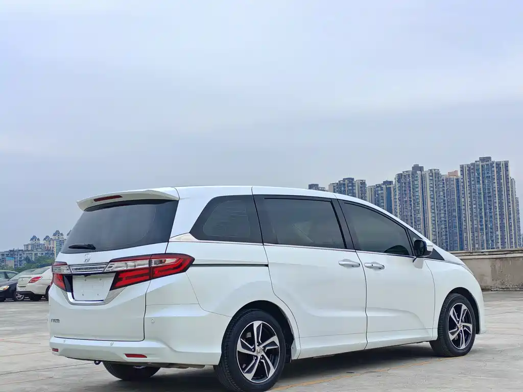 Honda Odyssey 2017 — фото 7