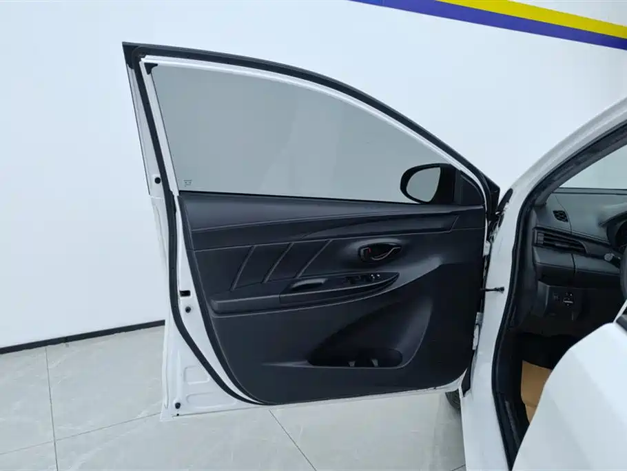 Toyota Yaris L 2020