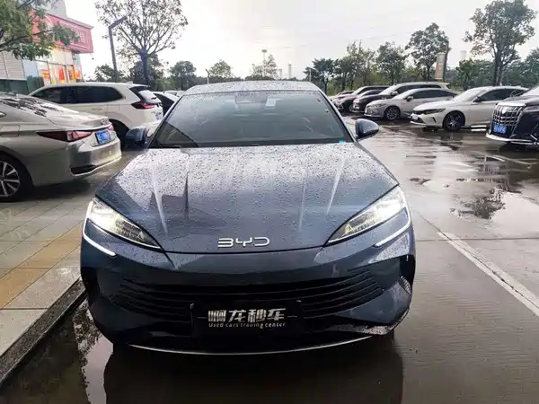 BYD Seal 07 DM-i 2025