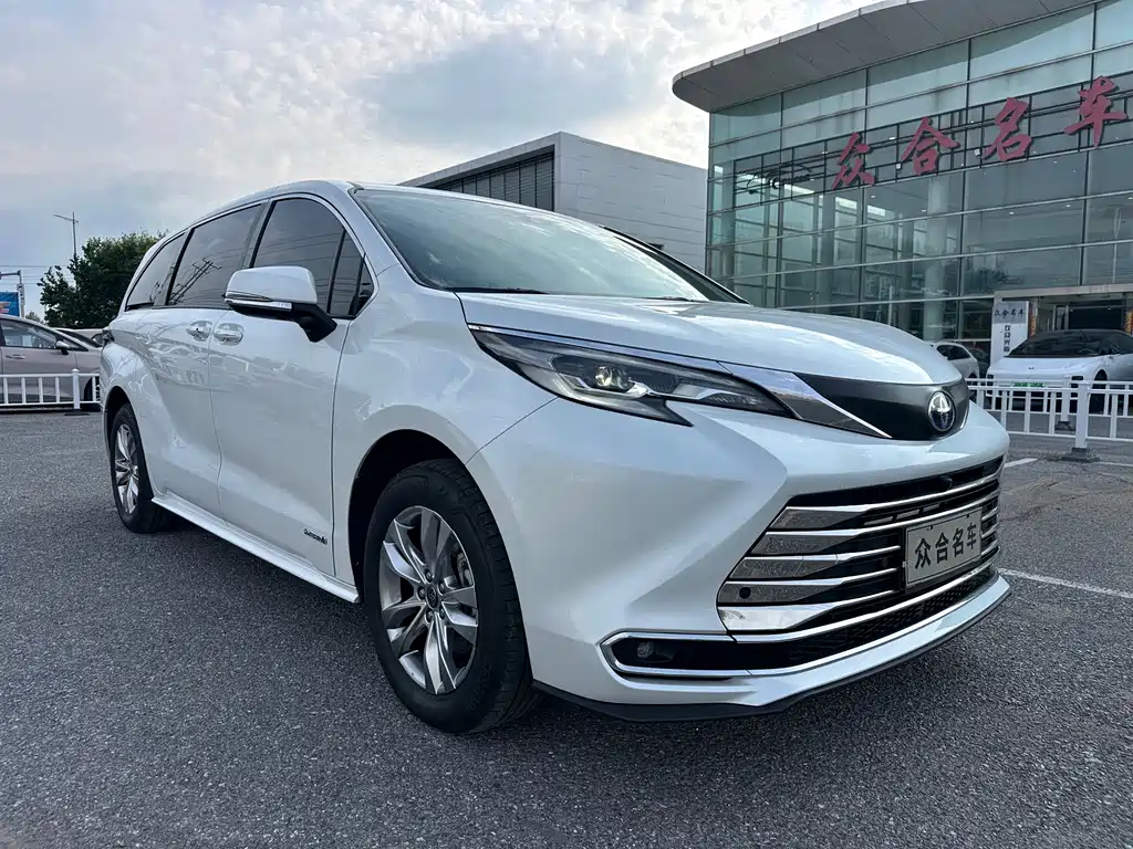 Toyota Sienna 2024