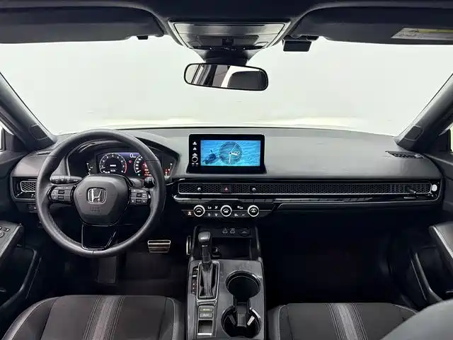 Honda Civic 2024 — фото 17