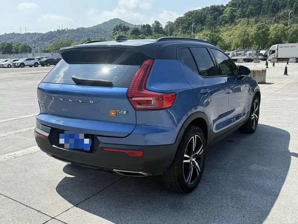 Volvo XC40 2019 — фото 9