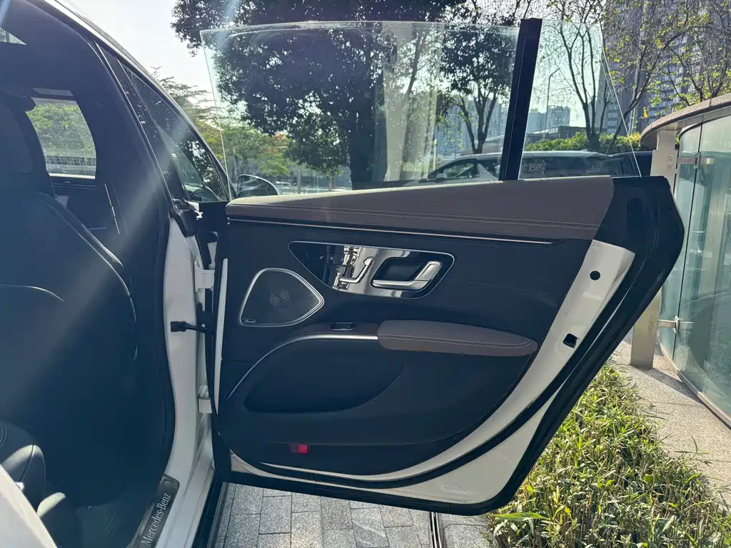 Mercedes-Benz EQS 2023 — фото 15