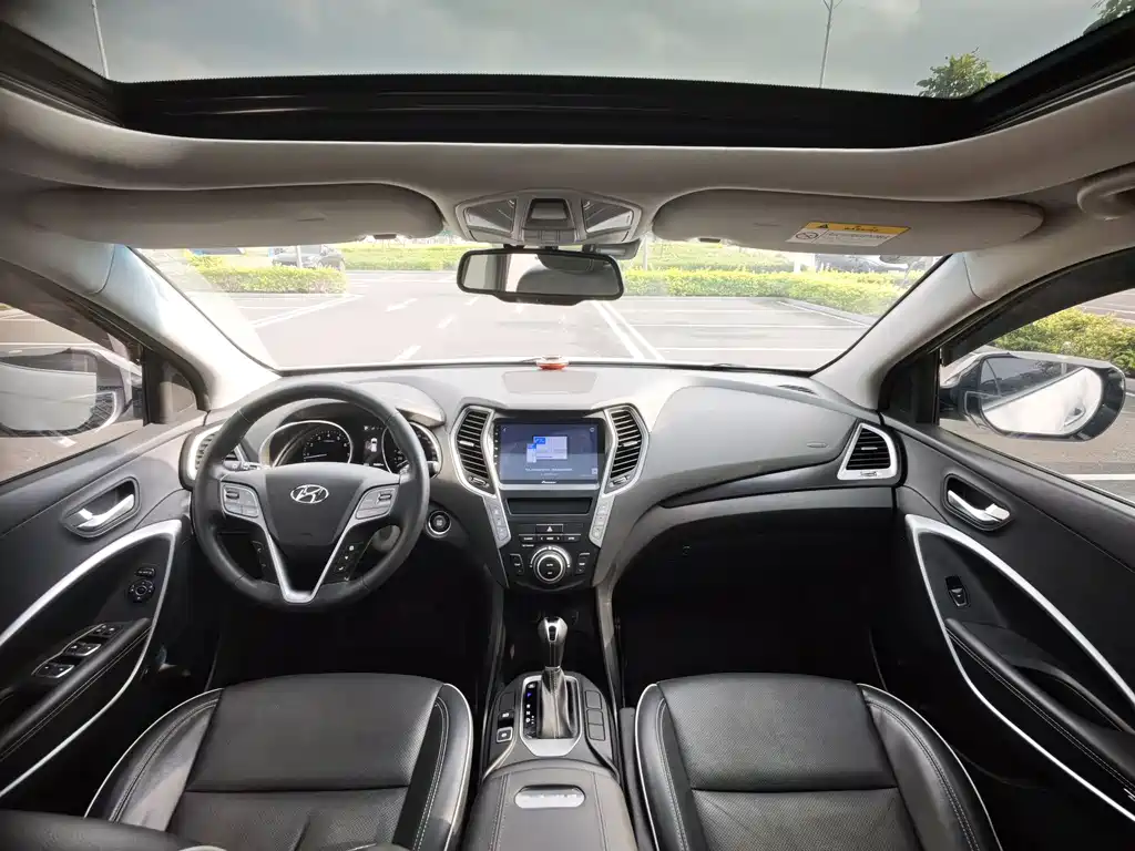 Hyundai Santa Fe 2018 — фото 11