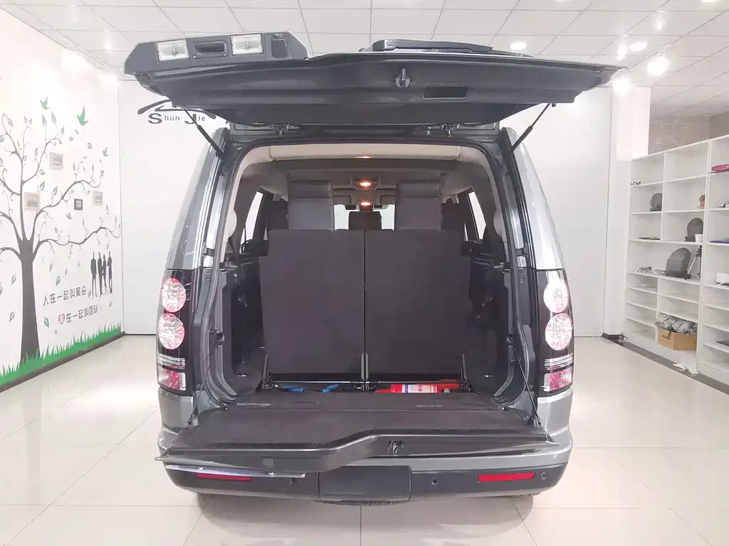 Land Rover Discovery 2015 — фото 27