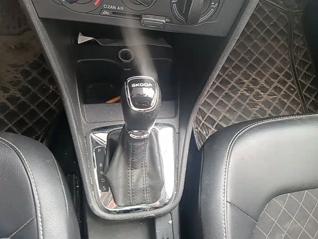 Skoda Rapid Spaceback 2019 — фото 14