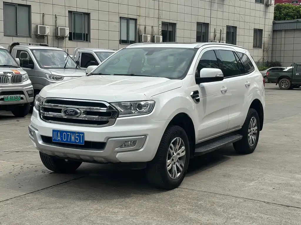 Ford Everest 2018 — фото 1