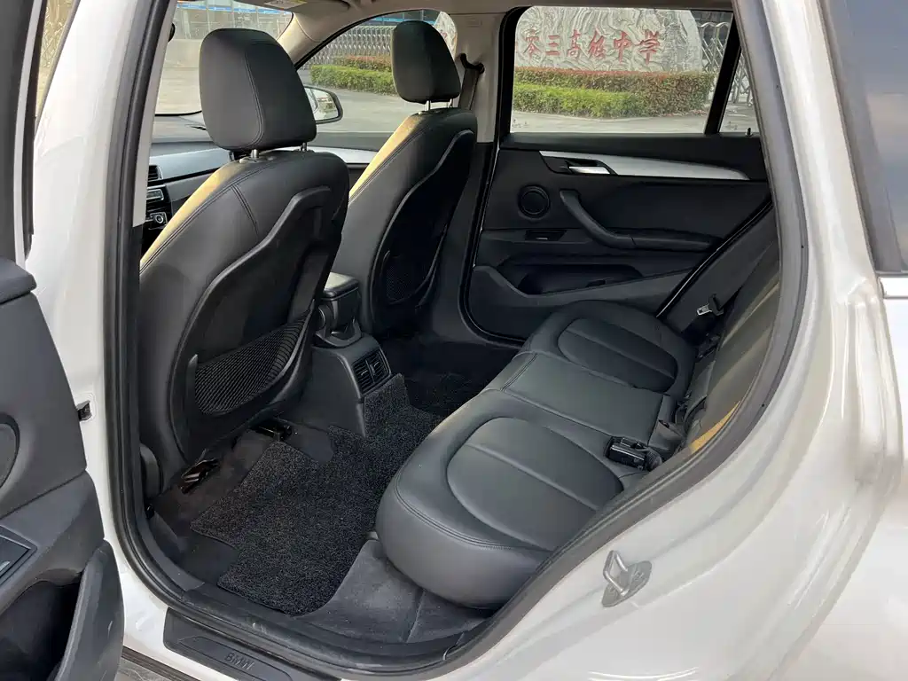 BMW X1 2019 — фото 15