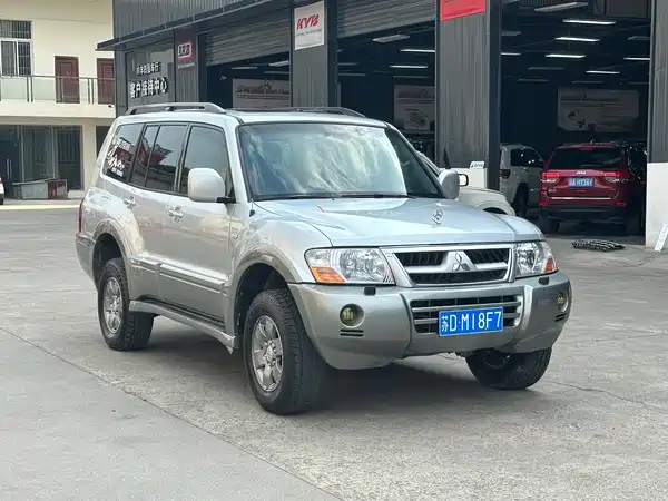 Mitsubishi Pajero 2006