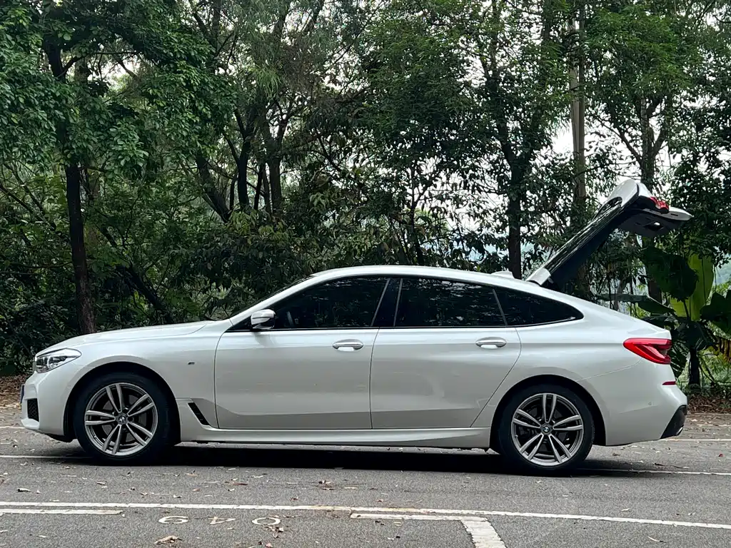 BMW 6 Series GT 2018 — фото 8