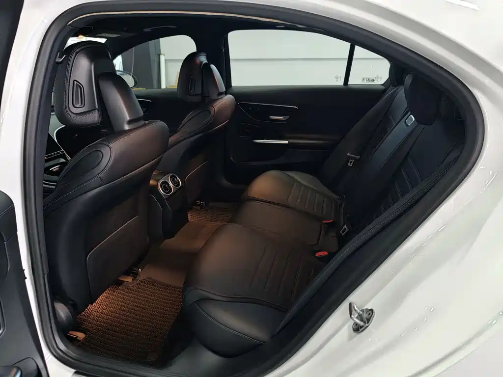 Mercedes-Benz C-Class 2022 — фото 15
