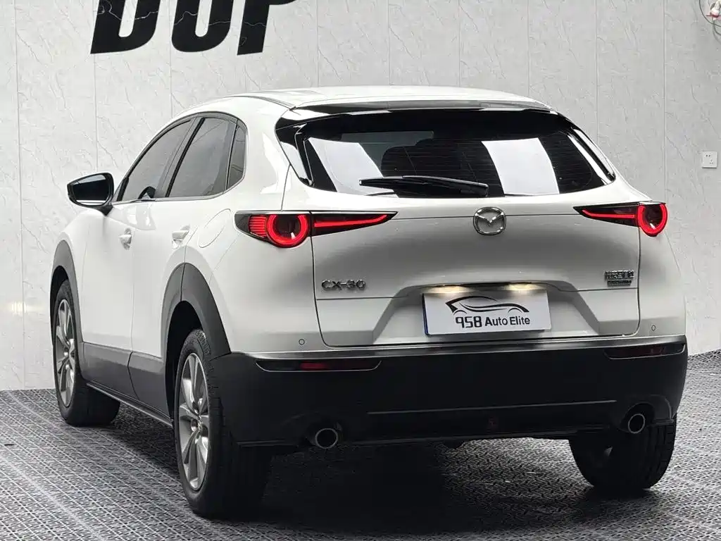 Mazda CX-30 2022 — фото 10