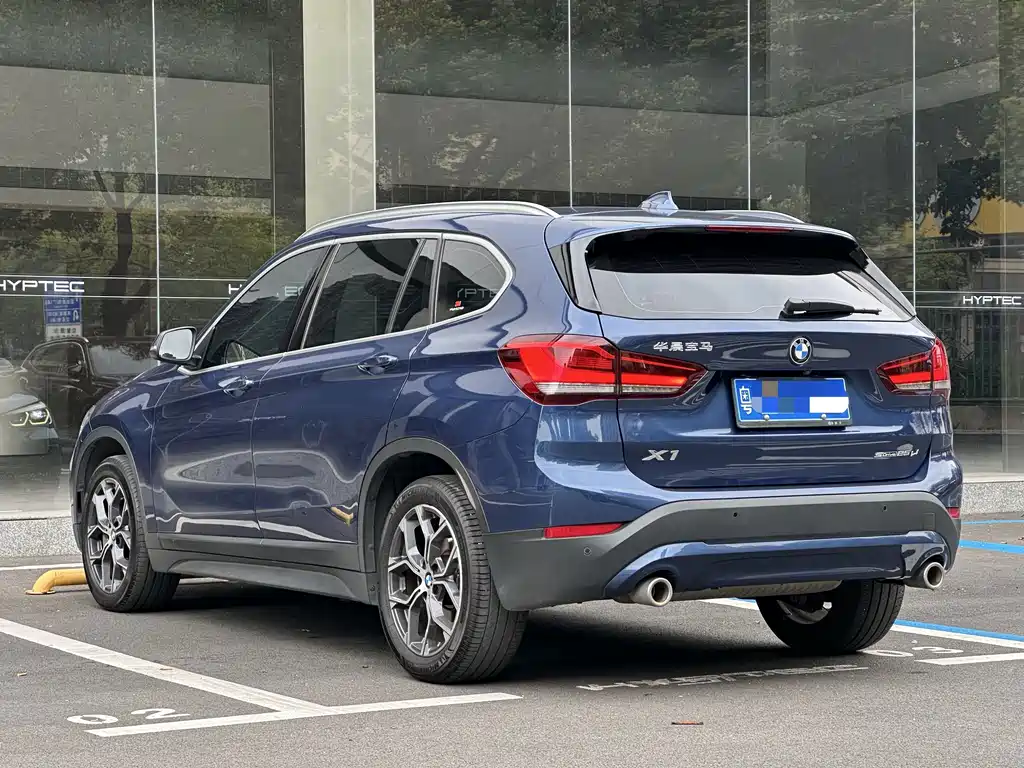 BMW X1 2021 — фото 8